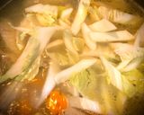 Hình bước làm 3 của món Canh Gà Hầm Cải Thảo Da Heo Khô