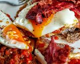 Foto del paso 8 de la receta: MILANESA a🐎Caballo con Hogao Colombiano y Tocineta🥓...!