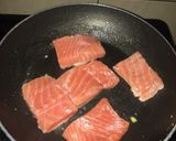 Foto langkah ke 1 dari resep Salmon teriyaki donburi.
