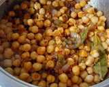 Foto del paso 2 de la receta: Potaje de garbanzos con bacalao