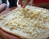Foto langkah ke 4 dari resep Roll pizza & sosis roll rendah karbo.