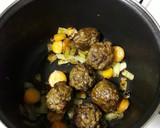 Foto del paso 1 de la receta: Albóndigas vegetarianas con mermelada de pimiento al vino blanco