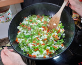 Foto del paso 3 de la receta: Sofrito para los guisos en cantidades