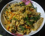 รูปขั้นตอนการทำที่ 8 ของ เกี๊ยวผัดไข่และเห็ด
