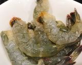 Hình bước làm 1 của món Tôm sú kho tàu
