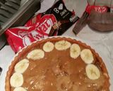 A picture of step 1 of Extreme banoffee pie.