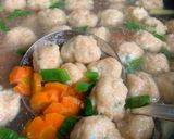 Foto langkah ke 2 dari resep Sop baso bola udang.