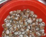 Foto langkah ke 1 dari resep Kerang asam manis.