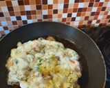 Foto langkah ke 3 dari resep Telur dadar chrispy ala kopi klotok.