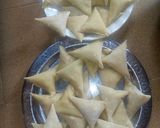 A picture of step 11 of Chicken samosa.