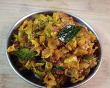 A picture of step 2 of Shimla mirch cabbage mix vegetable.