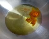 A picture of step 1 of Murmura Chivda.