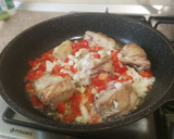 Foto del paso 2 de la receta: Arroz con pollo, nabos y guisantes