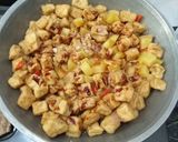 Foto langkah ke 5 dari resep Tahu kentang tumis kecap.