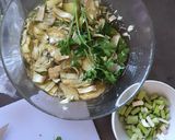 Foto del paso 1 de la receta: Tortilla de alcachofas y ajos tiernos