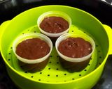 Foto langkah ke 5 dari resep Bolu coklat kukus.