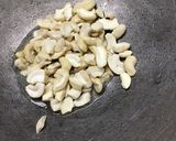 A picture of step 4 of Kaju gathiya ki sabzi.