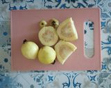 Foto del paso 1 de la receta: Agua de guayaba y vainilla🥤💛