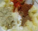 A picture of step 2 of Chickpea Potato Kathi Roll.