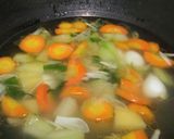 Foto langkah ke 4 dari resep Sayur bening wortel, labu siam, kentang dan telur.