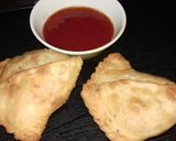 A picture of step 6 of Aalu ke samosay.