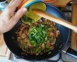 Foto del paso 3 de la receta: Wok arroz mongoliano especial con alga nori