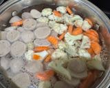 Foto langkah ke 2 dari resep Sup Bening Bakso.