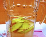 A picture of step 3 of Cinnamon Apple Detox Water.