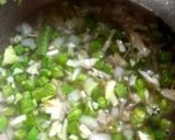 A picture of step 1 of French bean onion soup.