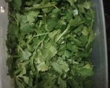 A picture of step 1 of Coriander chutney.