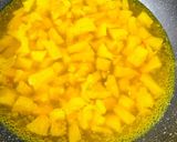 A picture of step 3 of Caramelized Pineapple Suji Halwa.