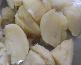 पालक आलू की सब्जी (Palak aloo ki sabzi recipe in Hindi) रेसिपी चरण 1 फोटो