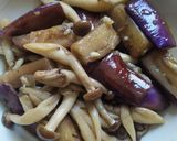 Foto langkah ke 3 dari resep Tumis Terong Jamur.