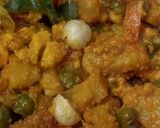 A picture of step 6 of Shahi Veg Kolhapuri with Amla.