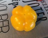 Une image de l'étape 3 de Salade de carottes, tomates, oignon rouge, poivron jaune et mozzarella di buffala.