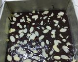 Foto langkah ke 5 dari resep Brownies Cokelat Moist ala Tintin Rayner.
