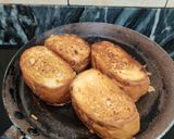 A picture of step 4 of FRENCH GARLIC TOAST with TOMATO SALAD paired with BOILED EGGS..
