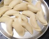 गुजिया (Gujiya recipe in Hindi) रेसिपी चरण 1 फोटो