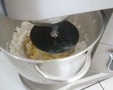 Foto langkah ke 2 dari resep Thumbprint Kukis Kacang | Empuk dan Renyah.