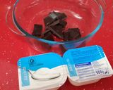 Foto del paso 1 de la receta Mini-polos de yogur y chocolate