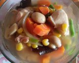 Foto langkah ke 5 dari resep Soup Ayam Jamur.
