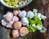 Foto langkah ke 1 dari resep Sup Jamur Enoki.