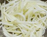 Foto langkah ke 1 dari resep Sayur Labu Siam Santan.