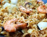 Foto del paso 9 de la receta: Fideos chinos o noodles con pescado y marisco