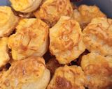 Túrós pogácsa sajtos instant élesztős hajtogatott recept fázis 7 fotója