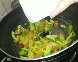 A picture of step 6 of Vegetables desi masala noodles🍜.