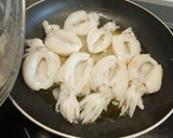 Foto del paso 1 de la receta: Sepia al ajillo 🦑