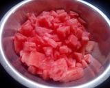 A picture of step 1 of Melon berry splash juice.