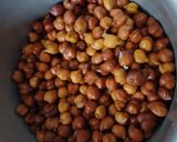 A picture of step 1 of Kala chana uthappaam.