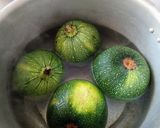 Foto del paso 1 de la receta: Zapallo italiano relleno con pino de carne